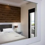 Kamelia & Semeli Hotel 2*