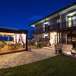 Kamelia & Semeli Hotel 2*