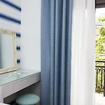 Kamelia & Semeli Hotel 2*