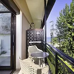 Hotel Kamelia & Semeli