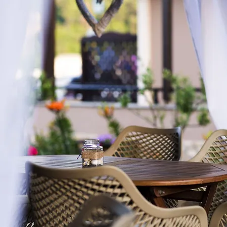 Kamelia & Semeli 斯卡拉伯塔麦斯