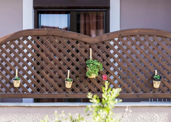 Kamelia & Semeli Otel