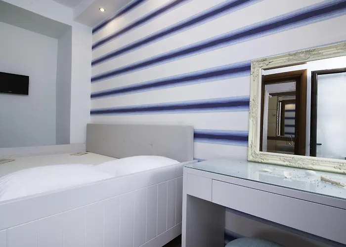 Otel Kamelia & Semeli 2*